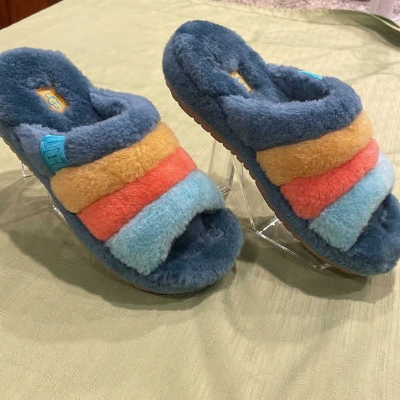 Ugg Fluff You Cali Stripe slip on loafers. So comfy! Great Preworn condition! - Picture 3 of 11
